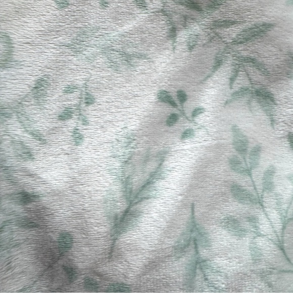 LILA & JACK Baby Blanket - Soft Sherpa Fleece - Green Botanical Print - 39”x30” - Picture 2 of 9